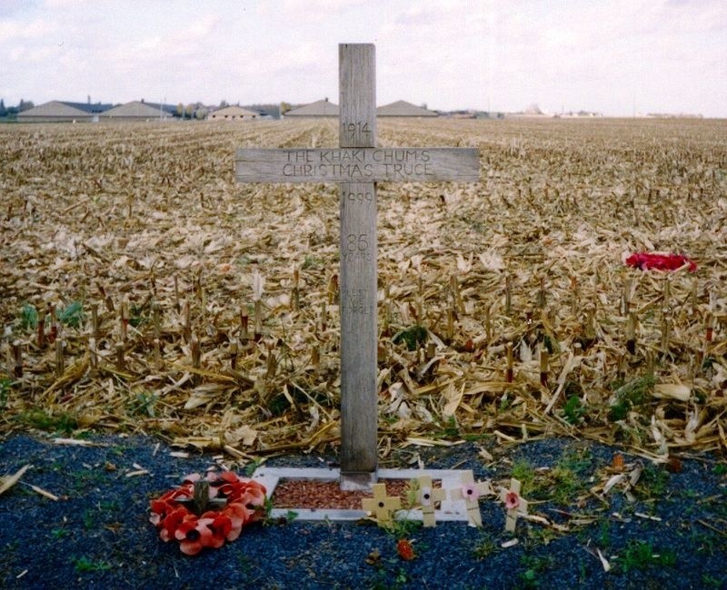 Krzyż postawiony niedaleko Ypres w Belgii w 1999, dla...