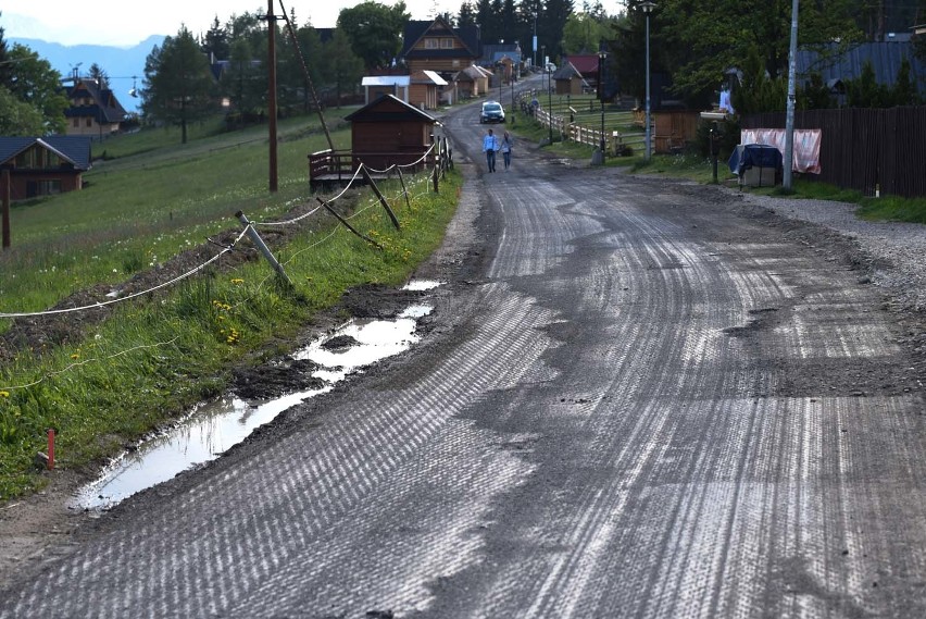 Zakopane. Gubałówka rozkopana. Robotnicy zwinęli asfalt [ZDJĘCIA] 