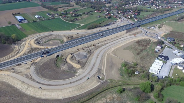 Budowa zjazdu z autostrady w Podłężu skończy się za dwa miesiące., ale obwodnica Podłęża powstanie najwcześniej do grudnia 2021 roku