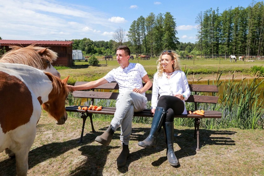 Rolnik szuka żony. Małgosia wzięła ślub. Po nocy poślubnej zrobiła zdjęcie [INSTAGRAM]