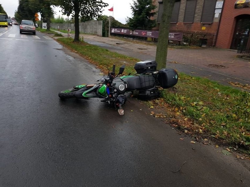 Gniezno: 16-letni motocyklista po wypadku na ulicy Wrzesińskiej trafił do szpitala w Poznaniu