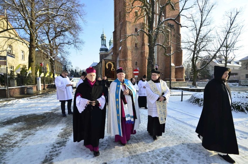 W sobotę, 8 stycznia, w Kościele Najświętszej Marii Panny...