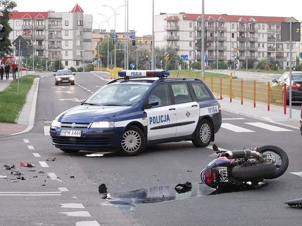 Wypadek motocyklisty na skrzyzowaniu Zielonogórskiej z Magnoliową.