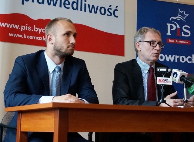 Migawka z wspomnianej w tekście konferencji prasowej. Od lewej Maciej Szota i poseł Tomasz Latos.