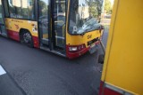 Autobus MPK uderzył w holujący go pojazd. Zawinił kierowca forda? [ZDJĘCIA]