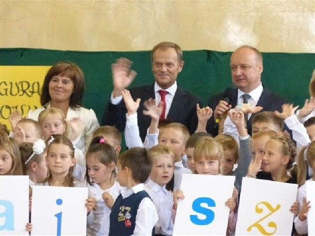 Donald Tusk w Szkole Podstawowej numer 5 w Ostrowcu.