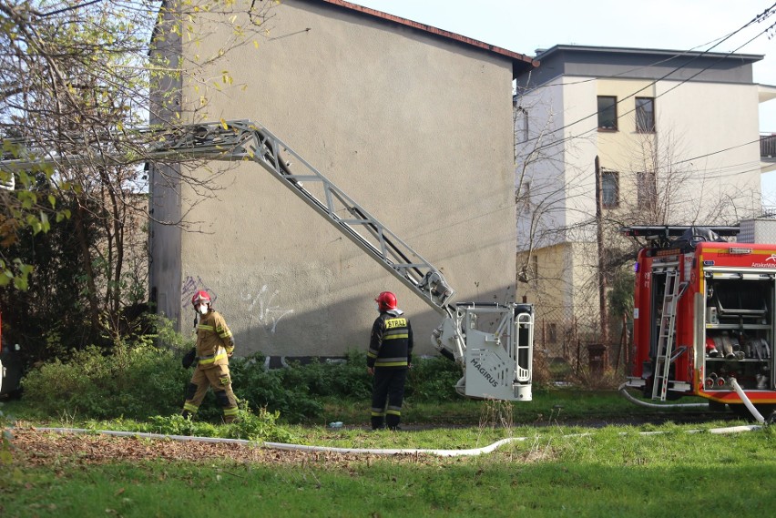 Pożar w Sosnowcu! Płonie dom, z ogniem walczy 7 zastępów strażackich