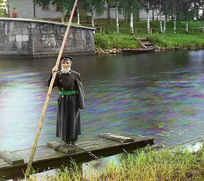 Piękne kolorowe zdjęcia carskiej Rosji. Tak wyglądało życie na wsi sto lat temu  