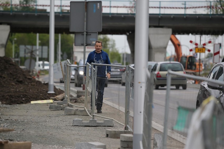 Przebudowa Buforowej. Trudności w poruszaniu się pieszych