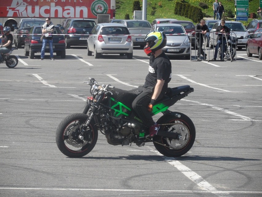 W Sosnowcu przy Auchan odbyła się impreza motocyklowa pod...