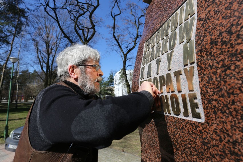 Krzyż Katyński stanął w Parku Zwierzynieckim