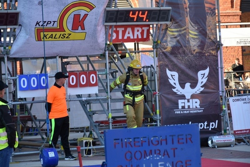 Firefighter Combat Challenge - mordercze zawody strażaków na rynku łódzkiej Manufaktury [ZDJĘCIA, FILM]