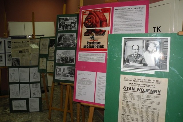 Stan wojenny w Wyszkowie upamiętnia tez wystawa w Miejsko-Gminnej Bibliotece publicznej