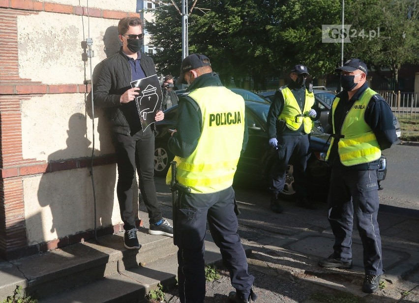 Pikieta przed siedzibą PiS w Szczecinie