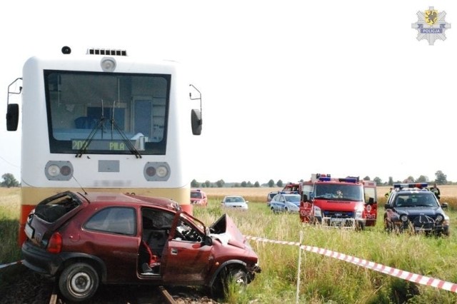 Policjanci z Człuchowa wyjaśniają okoliczności tragicznego wypadku, do którego doszło wczoraj na przejeździe kolejowym w pobliżu Mysligoszczy.