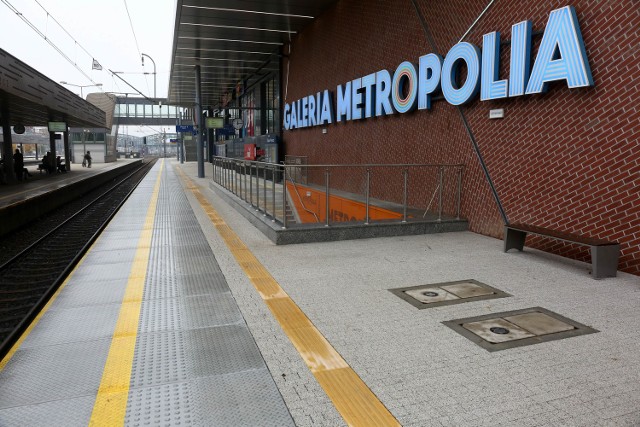 Do Galerii Metropolii można wejść z poziomu peronu SKM