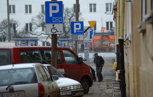 Panu Radosławowi zależało, by zaparkować jak najbliżej izby przyjęć. Jego córka Zuzia jest niepełnosprawna. W dniu, w którym przybył do szpitala zakaźnego, podejrzewał, że dziecko może mieć sepsę