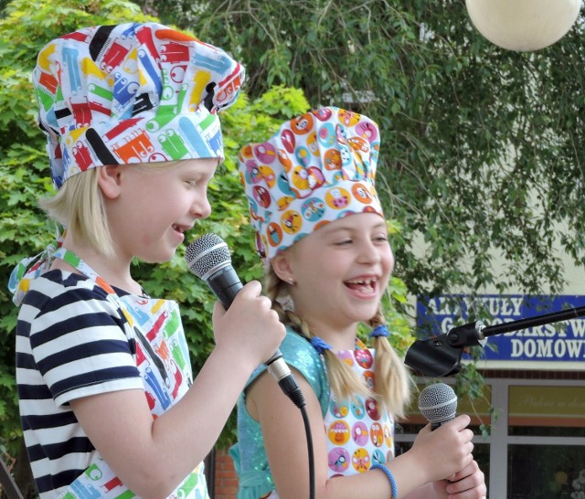 21 maja na scenie plenerowej przy DH „Kupiec” w Ostrołęce odbył się III Festiwal Piosenki w Języku Angielskim.