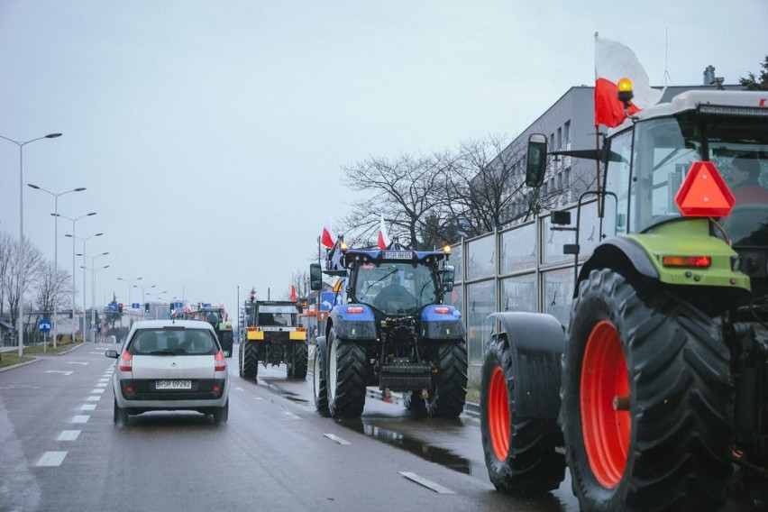 Przejazd protestujących rolników na trasie Boguchwała - Rzeszów [ZDJĘCIA]