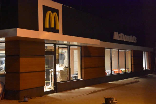 McDonald's w Rybniku niemal gotowy. Kiedy otwarcie restauracji z McDrive i McCafe w Rybniku na Budowlanych?Zobacz kolejne zdjęcia. Przesuwaj zdjęcia w prawo - naciśnij strzałkę lub przycisk NASTĘPNE