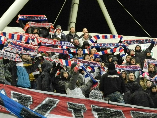 Kibice na meczu Podbeskidzie Bielsko-Biała - Legia Warszawa 1:0 (GALERIA)