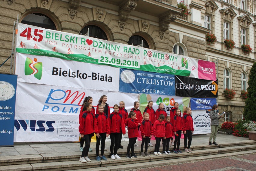 45 Rodzinny Rajd Rowerowy wystartował w Bielsku - Białej, to jedna z największych takich imprez w Polsce ZDJĘCIA