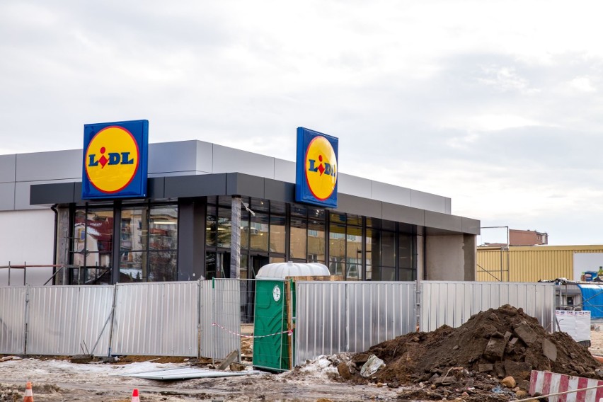 Nowy Lidl przy ul. Bitwy Białostockiej. Prace budowlane zbliżają się do końca [ZDJĘCIA]