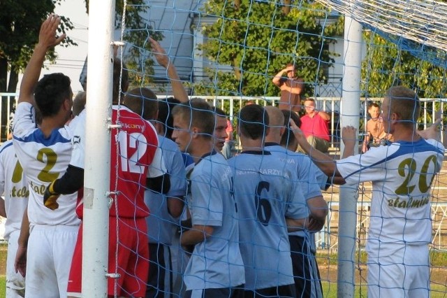 Kibice w Nowej Sarzynie przez pół roku nie obejrzą żadnego meczu Unii.