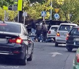 Tychy: Jechał zygzakiem. Miał 2 promile. Kierowcy szybko go ukrócili. Obywatelskie zatrzymanie pijanego kierowcy passata ZDJĘCIA