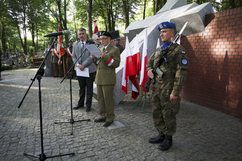 Spotkanie przed Krzyżem Wołyńskim w Słupsku.