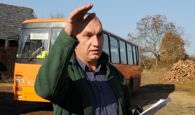 Dzieci znają Tadeusza Dziaduszka jako „pana Tadka”, który zawsze im pomoże wnieść ciężki plecak do autobusu.