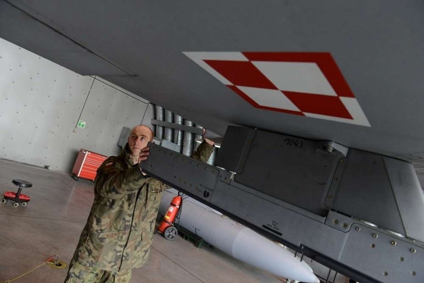 Lotnisko wojskowe w Krzesinach to "Przodujący Oddział Wojska...