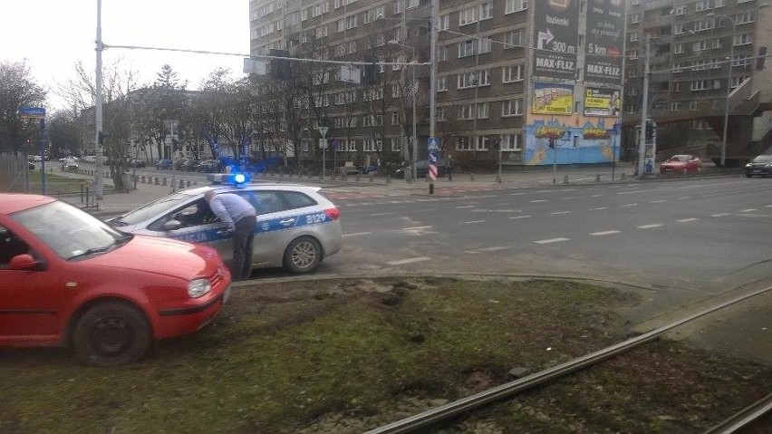 Wypadek na Legnickiej. Korki i utrudnienia, dziecko w szpitalu [FOTO]