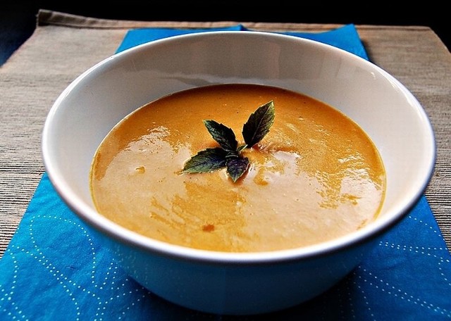 Zupa z dyni to świetny pomysł na pierwsze danie.