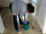 Ile można w Toruniu zarobić na sprzątaniu? Od 27 do 40 zł brutto za godzinę, a nawet więcej (oferty w kwietniu 2024)