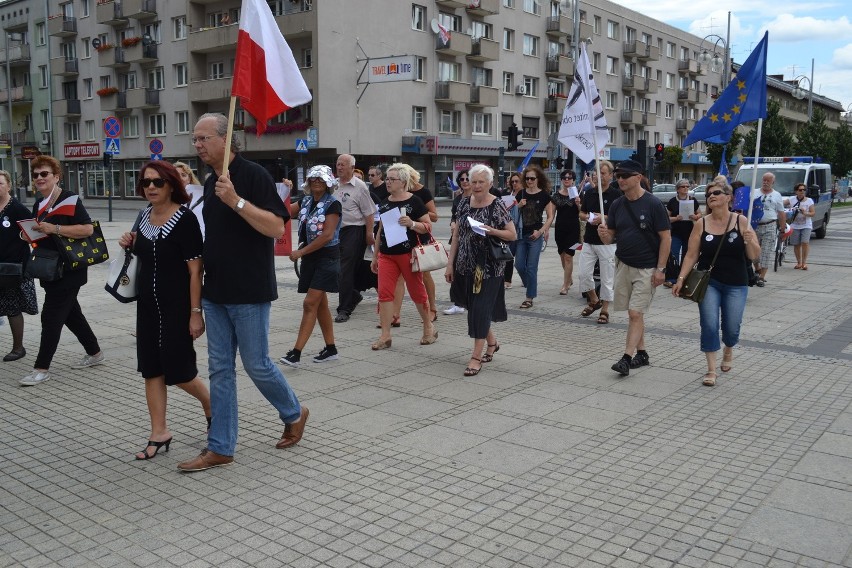 Czarny marsz KOD w Częstochowie