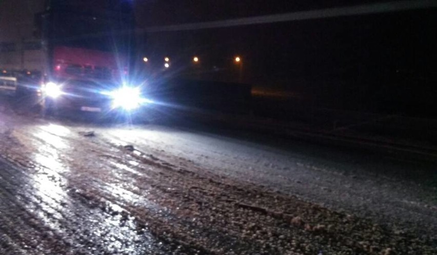 DK81 w Pawłowicach zablokowana. Tiry nie mogą podjechać pod wiadukt AKTUALIZACJA Fatalne warunki na drogach