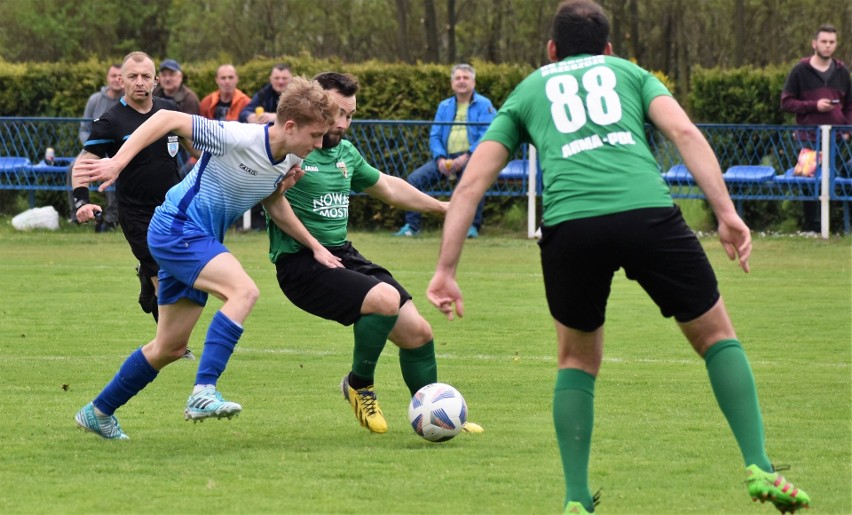 V liga piłkarska Wadowice, Niwa Nowa Wieś - Górnik Brzeszcze...