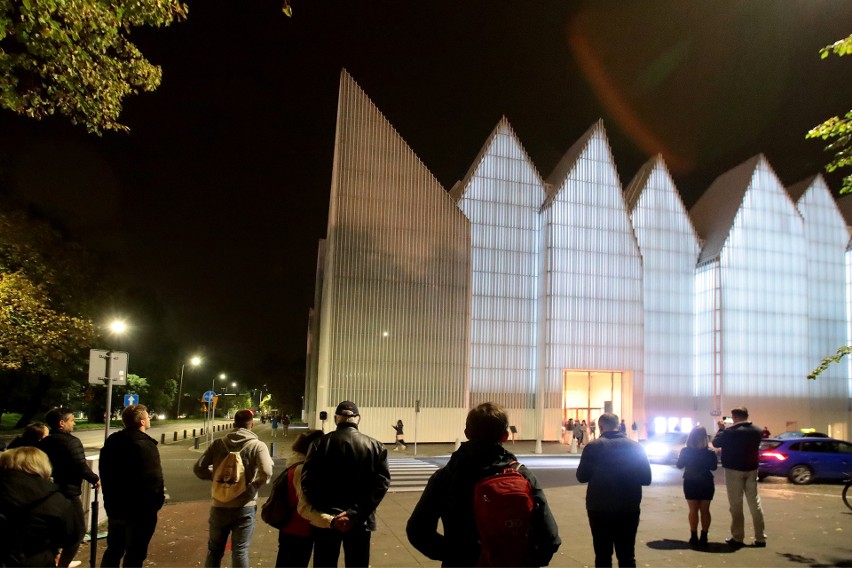 Wspaniałe iluminacje na budynku szczecińskiej filharmonii