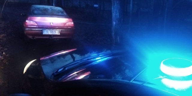 Nietrzeźwy na zakazie uciekał przed policją wraz z dziećmi na pokładzie