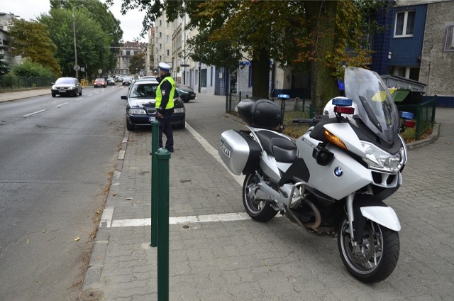 Kontrole prowadzone są w stronę alei Armii Krajowej, tuż za przystankiem i cmentarzem.