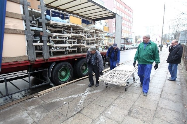 Transport łóżek dotarł do Białegostoku.