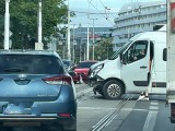 Wrocław - wypadek z udziałem busa i motocyklisty. Uważamy na ul. Traugutta!