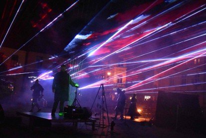 Lasery, teatr ognia i inne atrakcje. Walentynki na Rynku w Inowrocławiu - zdjęcia