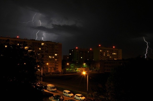 W nocy ze środy na czwartek przeszła nad Bydgoszczą pierwsza tej wiosny burza. A w zasadzie - kilka burz.