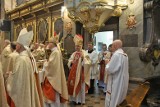 Biskup kielecki Jan Piotrowski ogłosił nowych kanoników trzech kapituł - katedralnej, wiślickiej i miechowskiej [ZDJĘCIA]