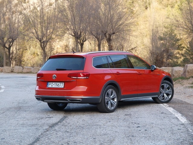 Volkswagen Passat Alltrack...