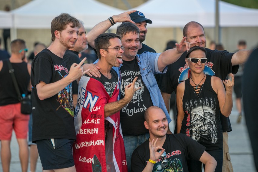 Kraków. Fani przed koncertem Iron Maiden w Tauron Arenie [ZDJĘCIA]