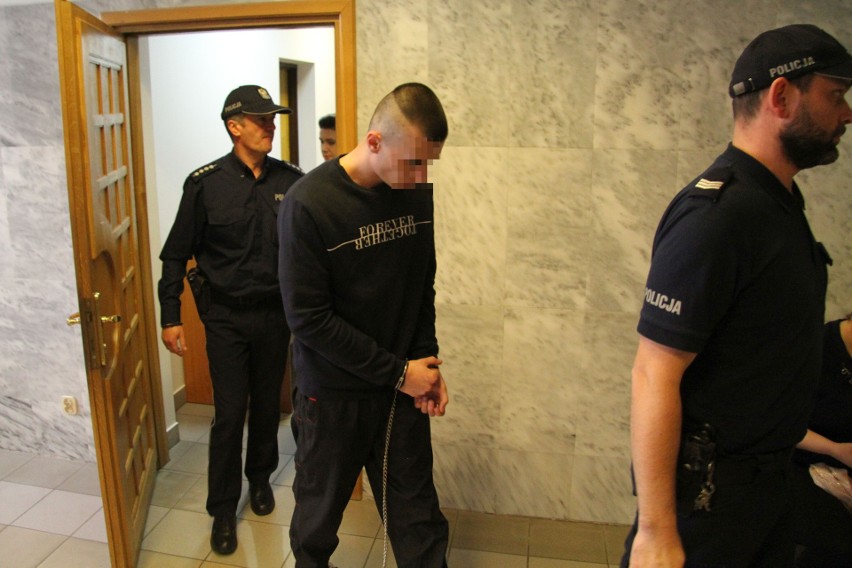 Proces dotyczący zbrodni w Racławicach i zmienne zeznania oskarżonego 22-latka