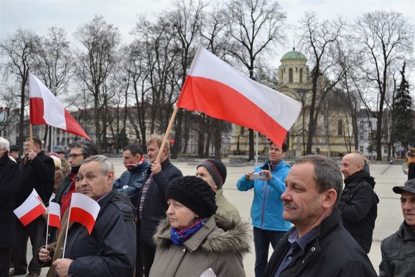 Marsz PiS-u w Częstochowie. Szli w obronie demokracji i...